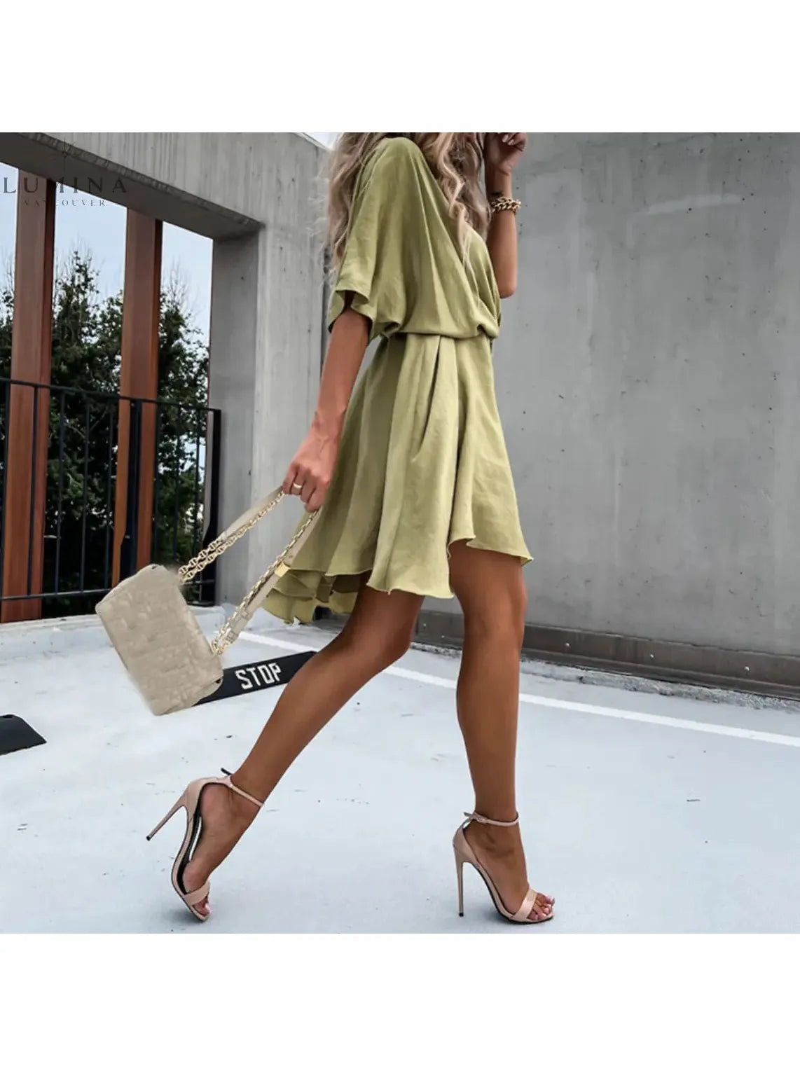 Kiana - Chic Flowy Mini Dress